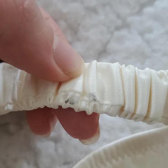 Victoria's Secret Beige/Cream Garter Belt Bundle - Picture 6 of 17